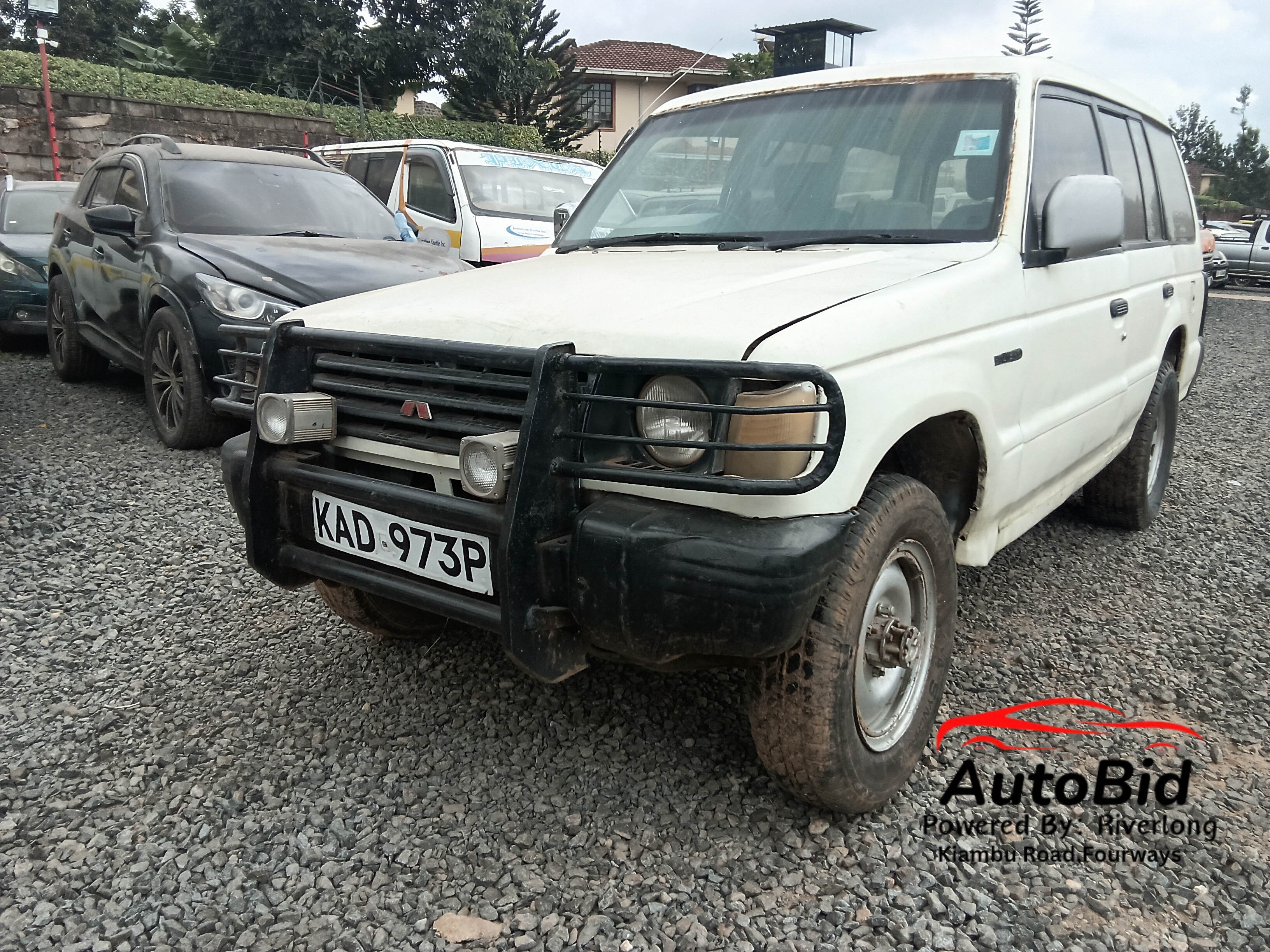 Mitsubishi PAJERO V32V
