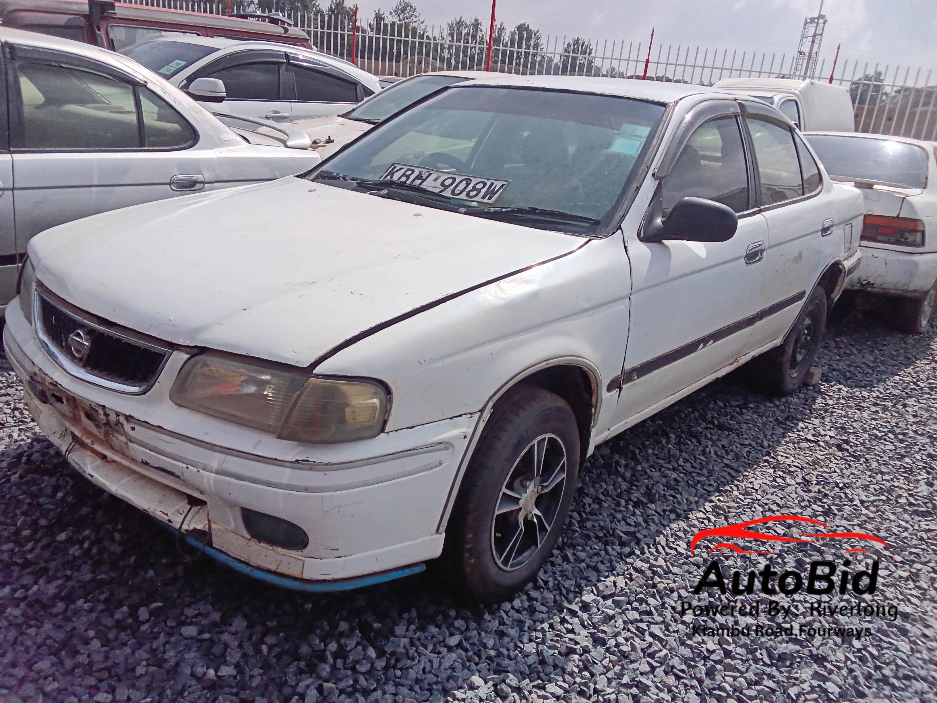 Nissan SUNNY FB15