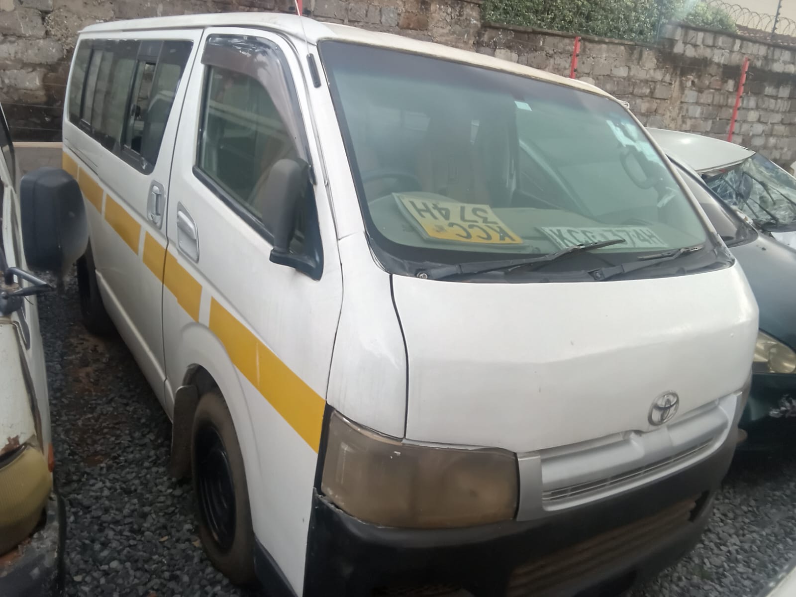 TOYOTA HIACE