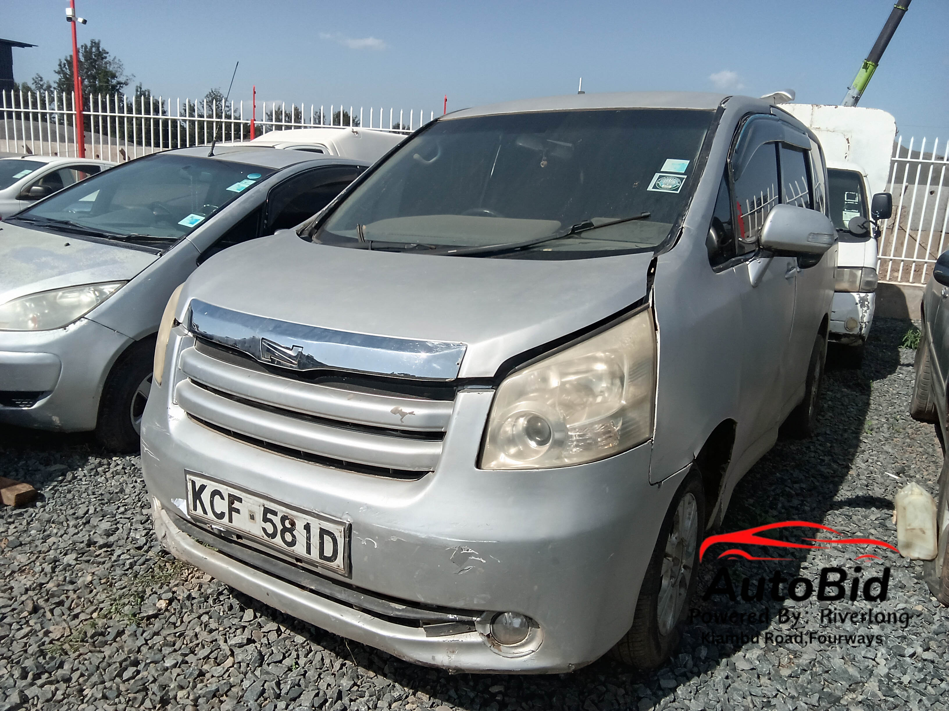 TOYOTA NOAH