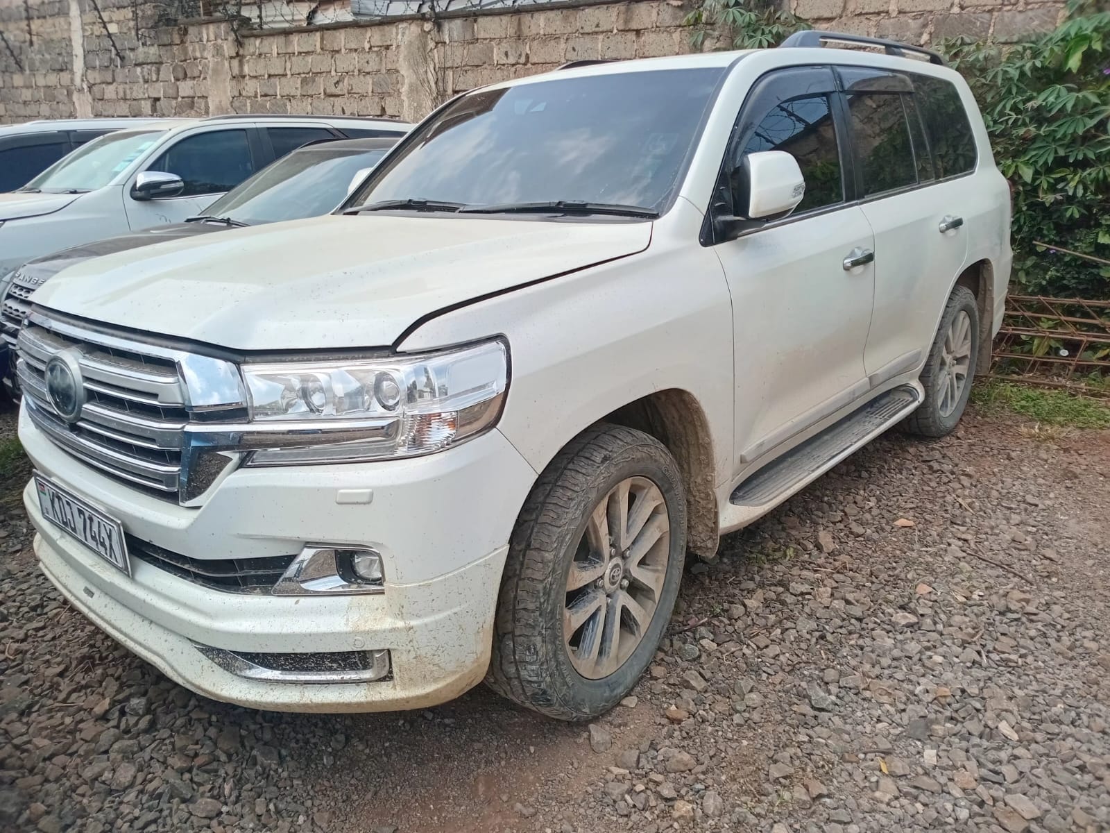Similar Vehicle Image