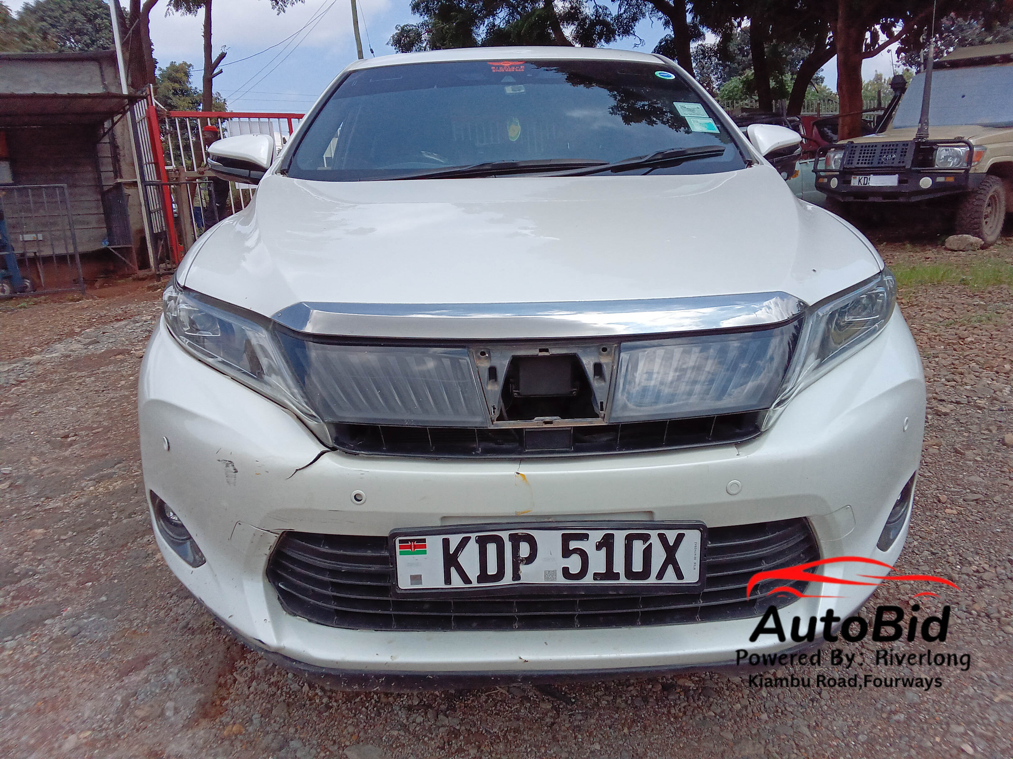 TOYOTA Harrier ZSU65W