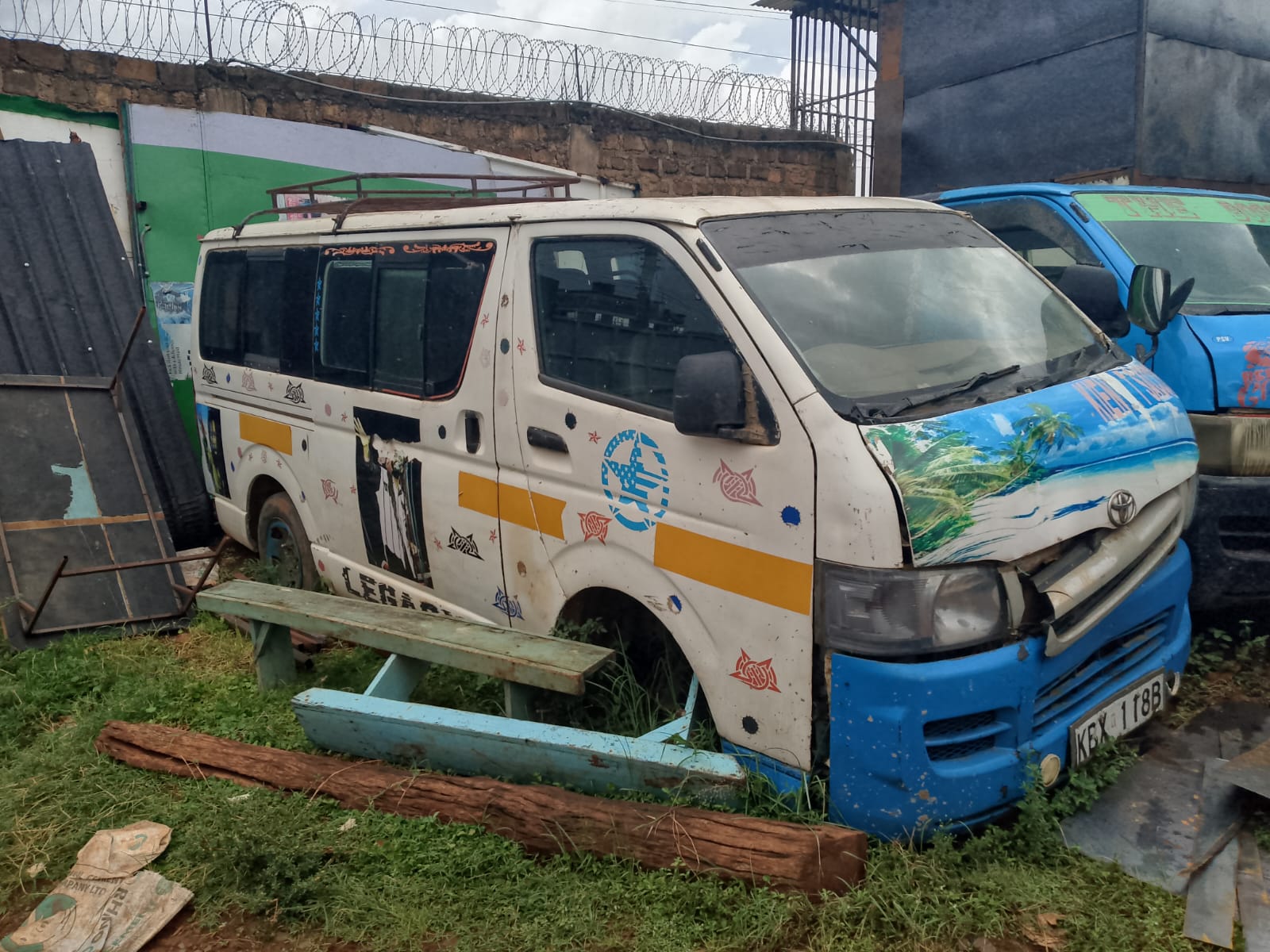 TOYOTA HIACE KDH200V