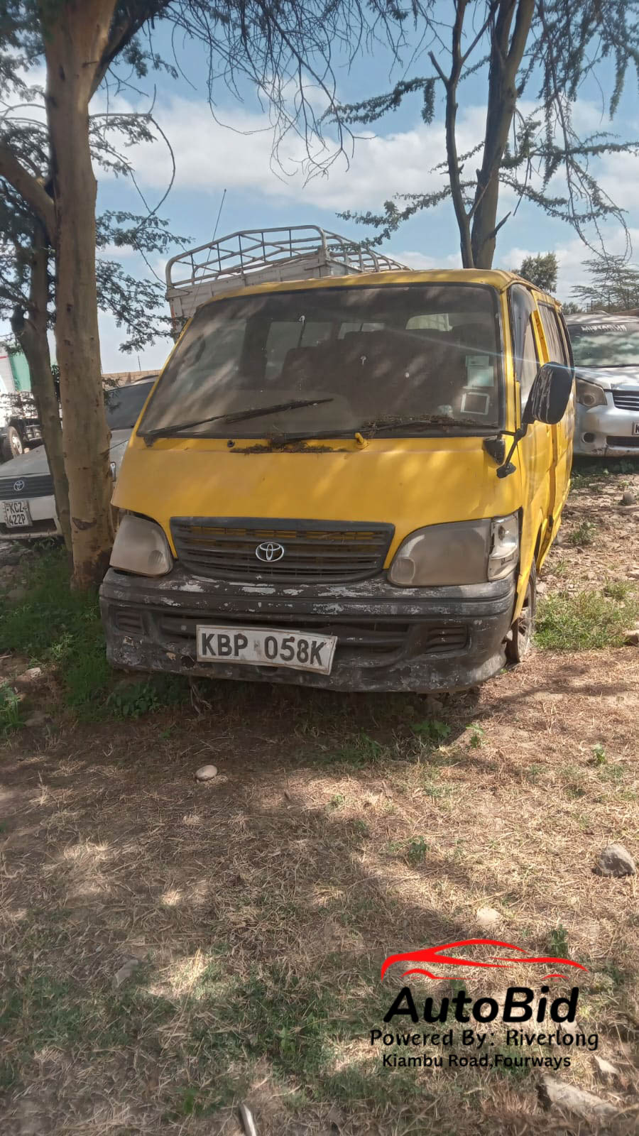 TOYOTA HIACE