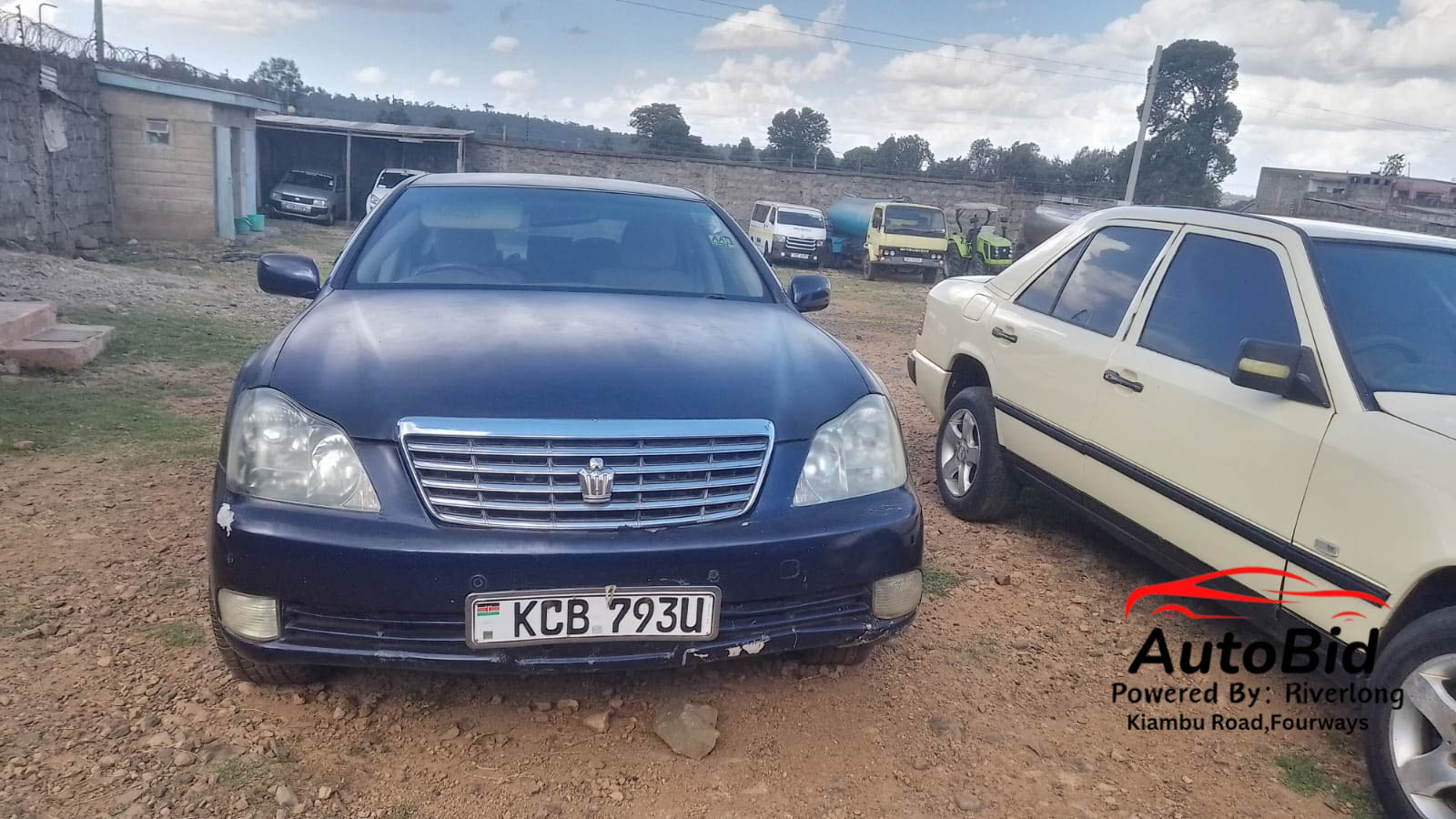 TOYOTA Crown GRS182