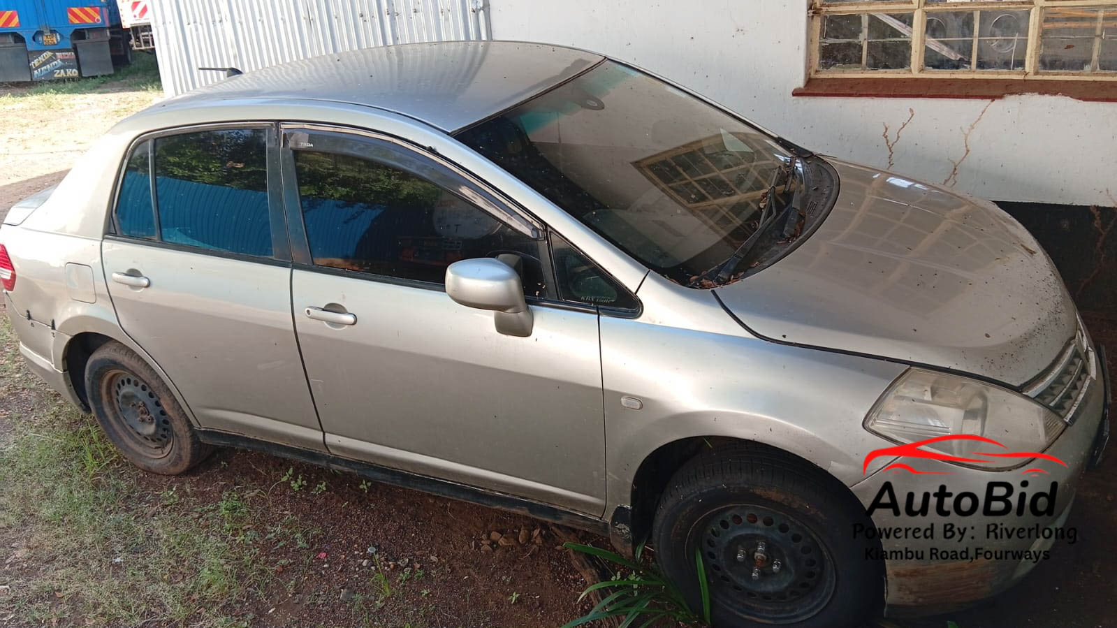 Nissan Tiida Latio SNC11